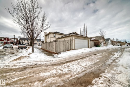 351 Griesbach School Road, Edmonton, AB - Outdoor