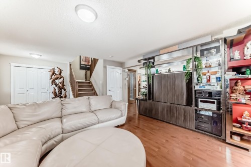 351 Griesbach School Road, Edmonton, AB - Indoor Photo Showing Living Room
