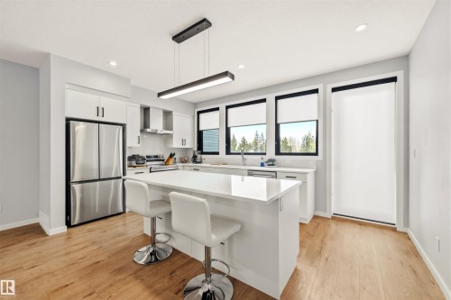 44 1304 Rutherford Road, Edmonton, AB - Indoor Photo Showing Kitchen With Upgraded Kitchen