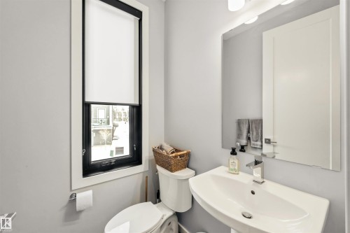 44 1304 Rutherford Road, Edmonton, AB - Indoor Photo Showing Bathroom