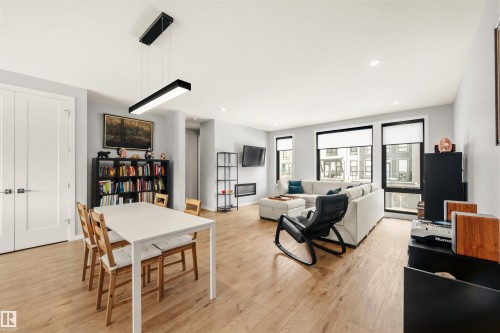 44 1304 Rutherford Road, Edmonton, AB - Indoor Photo Showing Living Room