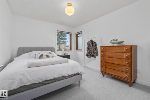 Bedroom featuring carpet flooring and a textured ceiling - 175 Roy Street, Edmonton, AB - Indoor Photo Showing Bedroom