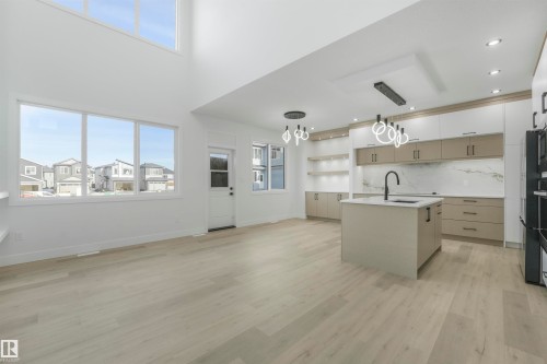 3510 44 Avenue, Beaumont, AB - Indoor Photo Showing Kitchen