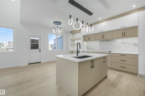 3510 44 Avenue, Beaumont, AB - Indoor Photo Showing Kitchen With Upgraded Kitchen