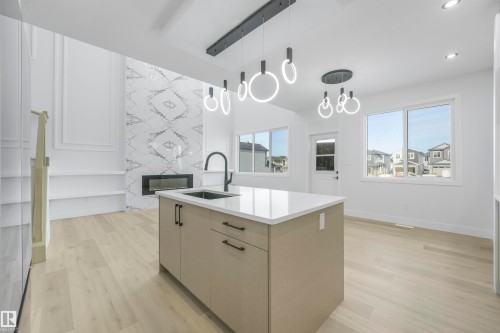 3510 44 Avenue, Beaumont, AB - Indoor Photo Showing Kitchen