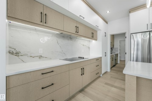 3510 44 Avenue, Beaumont, AB - Indoor Photo Showing Kitchen