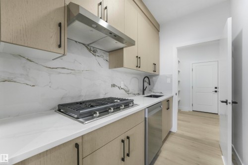 3510 44 Avenue, Beaumont, AB - Indoor Photo Showing Kitchen With Upgraded Kitchen