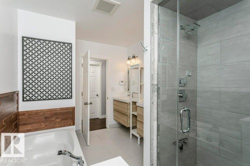 8607 62 Street, Edmonton, AB - Indoor Photo Showing Bathroom