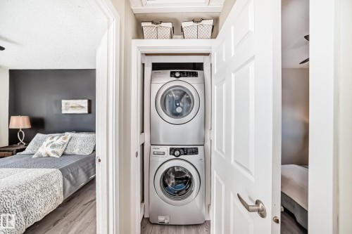 6111 18 Avenue, Edmonton, AB - Indoor Photo Showing Laundry Room