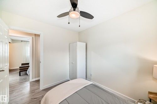 6111 18 Avenue, Edmonton, AB - Indoor Photo Showing Bedroom