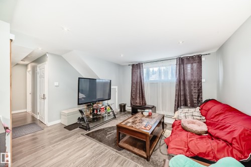 6111 18 Avenue, Edmonton, AB - Indoor Photo Showing Living Room