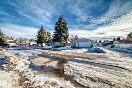 6111 18 Avenue, Edmonton, AB - Outdoor