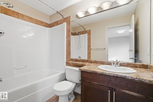 2424 Casselman Crescent, Edmonton, AB - Indoor Photo Showing Bathroom