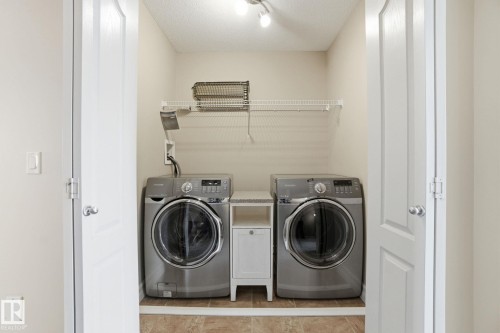 2424 Casselman Crescent, Edmonton, AB - Indoor Photo Showing Laundry Room