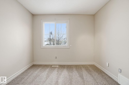 2424 Casselman Crescent, Edmonton, AB - Indoor Photo Showing Other Room
