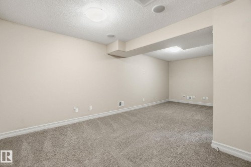 2424 Casselman Crescent, Edmonton, AB - Indoor Photo Showing Other Room
