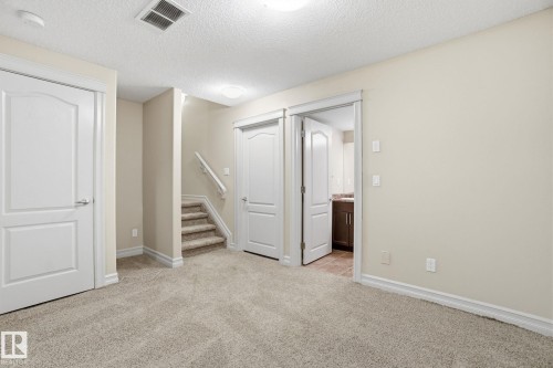 2424 Casselman Crescent, Edmonton, AB - Indoor Photo Showing Other Room