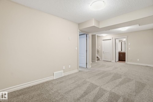 2424 Casselman Crescent, Edmonton, AB - Indoor Photo Showing Other Room