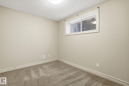2424 Casselman Crescent, Edmonton, AB - Indoor Photo Showing Other Room