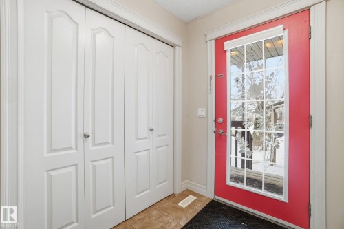 2424 Casselman Crescent, Edmonton, AB - Indoor Photo Showing Other Room