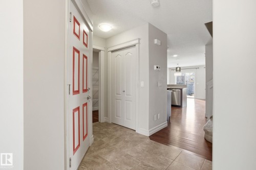 2424 Casselman Crescent, Edmonton, AB - Indoor Photo Showing Other Room