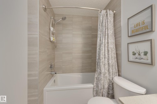 4869 Kinney Road, Edmonton, AB - Indoor Photo Showing Bathroom