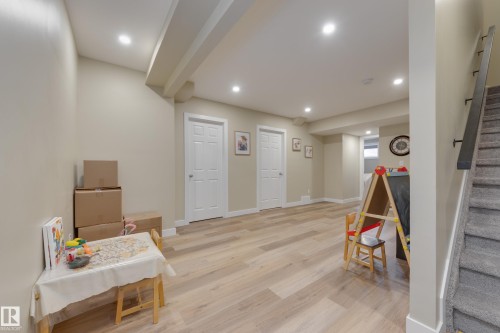 4869 Kinney Road, Edmonton, AB - Indoor