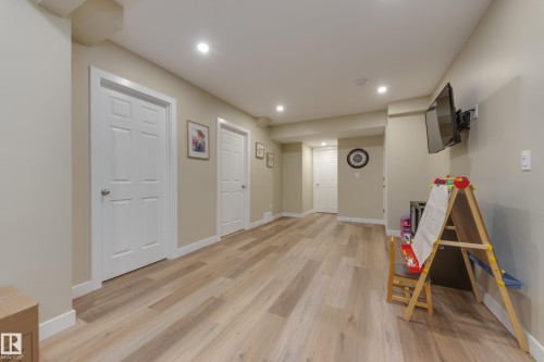 4869 Kinney Road, Edmonton, AB - Indoor