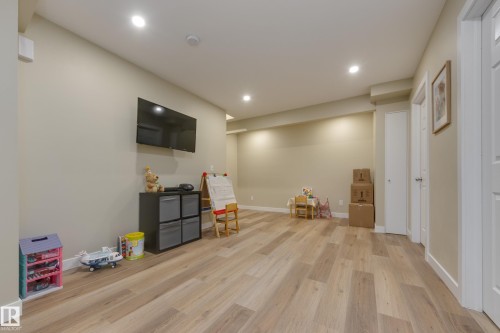 4869 Kinney Road, Edmonton, AB - Indoor