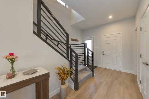 4869 Kinney Road, Edmonton, AB - Indoor Photo Showing Other Room