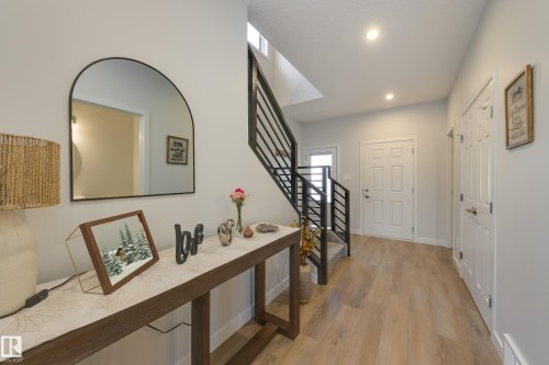 4869 Kinney Road, Edmonton, AB - Indoor Photo Showing Other Room