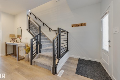 4869 Kinney Road, Edmonton, AB - Indoor Photo Showing Other Room