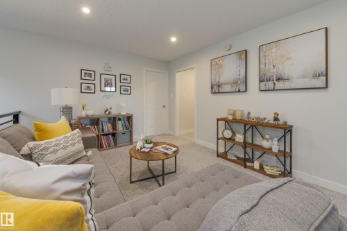 4869 Kinney Road, Edmonton, AB - Indoor Photo Showing Living Room