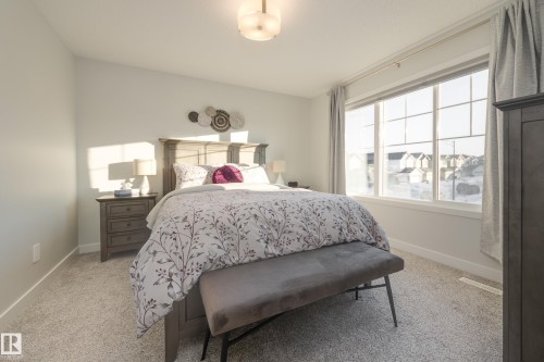 4869 Kinney Road, Edmonton, AB - Indoor Photo Showing Bedroom