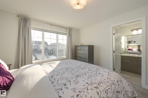 4869 Kinney Road, Edmonton, AB - Indoor Photo Showing Bedroom
