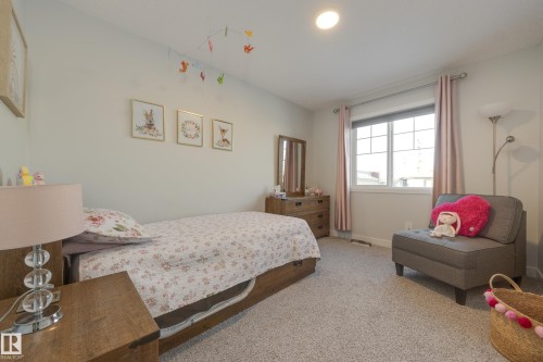 4869 Kinney Road, Edmonton, AB - Indoor Photo Showing Bedroom