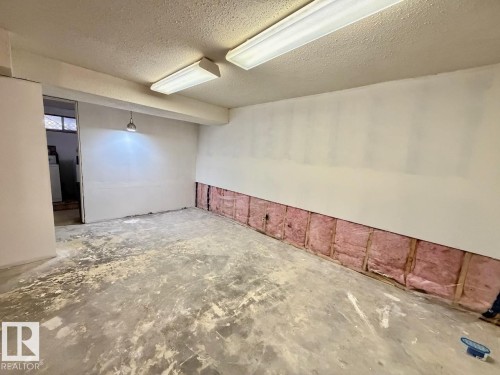 4802 Mackenzie Av, Drayton Valley, AB - Indoor