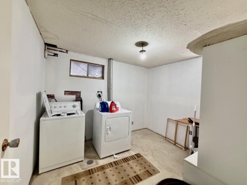 4802 Mackenzie Av, Drayton Valley, AB - Indoor Photo Showing Laundry Room