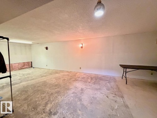 4802 Mackenzie Av, Drayton Valley, AB - Indoor Photo Showing Other Room