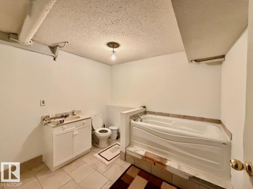 4802 Mackenzie Av, Drayton Valley, AB - Indoor Photo Showing Bathroom