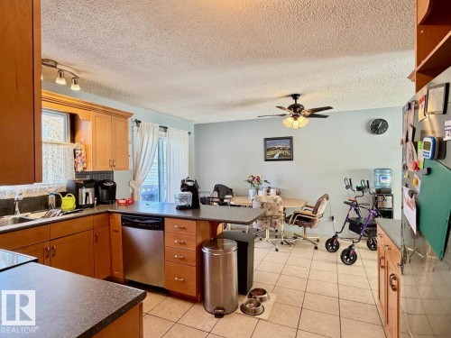 4802 Mackenzie Av, Drayton Valley, AB - Indoor Photo Showing Kitchen With Double Sink