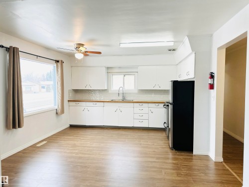 4014 53 Street, Wetaskiwin, AB - Indoor Photo Showing Kitchen