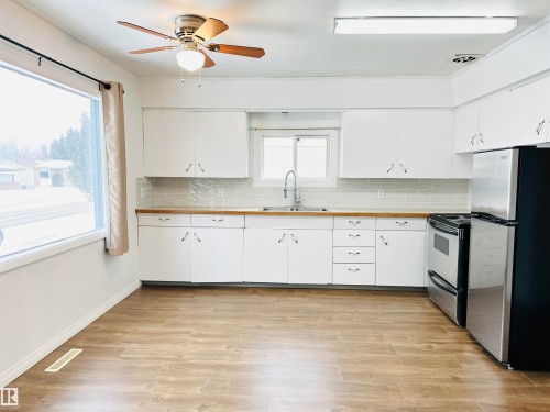 4014 53 Street, Wetaskiwin, AB - Indoor Photo Showing Kitchen With Double Sink