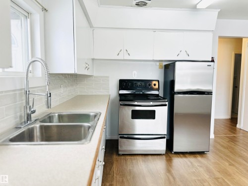 4014 53 Street, Wetaskiwin, AB - Indoor Photo Showing Kitchen With Double Sink