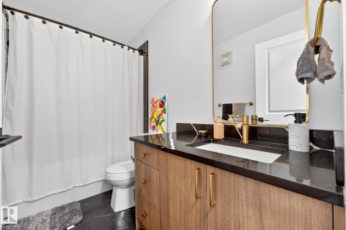 431 Conroy Crescent, Edmonton, AB - Indoor Photo Showing Bathroom