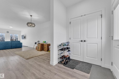 9548 Carson Bend Sw, Edmonton, AB - Indoor