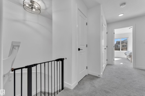 9548 Carson Bend Sw, Edmonton, AB - Indoor Photo Showing Other Room