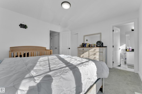 9548 Carson Bend Sw, Edmonton, AB - Indoor Photo Showing Bedroom