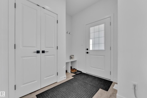 9548 Carson Bend Sw, Edmonton, AB - Indoor Photo Showing Other Room