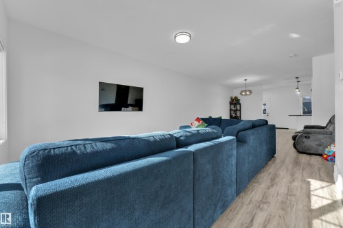 9548 Carson Bend Sw, Edmonton, AB - Indoor Photo Showing Other Room